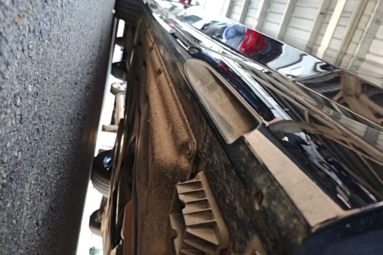 Used BMW 5 Series 2025 530Li Leading Model M Sport Package Right Side Sill