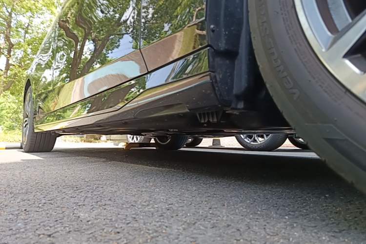 Used BMW 5 Series 2025 525Li M Sport Package Right Side Sill