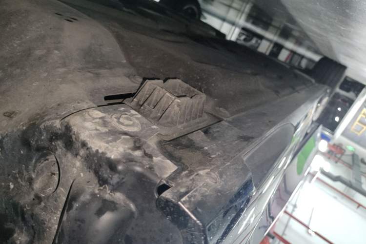 Used BMW 5 Series 2025 530Li Leading Model M Sport Package Right Side Sill