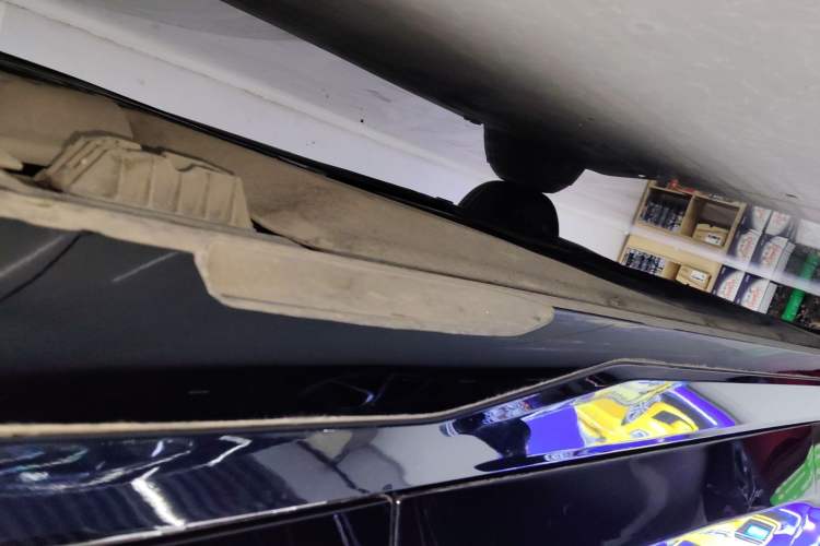 Used BMW 5 Series 2025 530Li Leading Model M Sport Package Right Side Sill