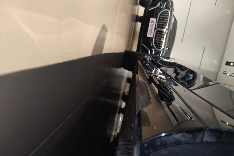 Used BMW 5 Series 2025 530Li Luxury Edition M Sport Package Right Side Sill