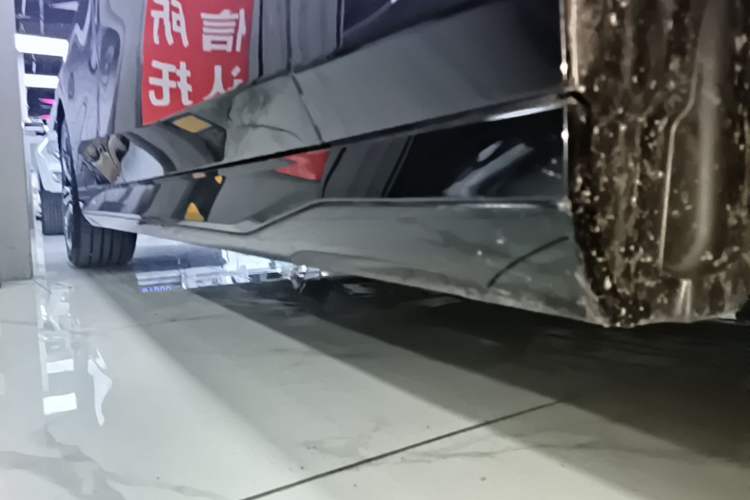 Used BMW 5 Series 2025 530Li Leading Model M Sport Package Right Side Sill
