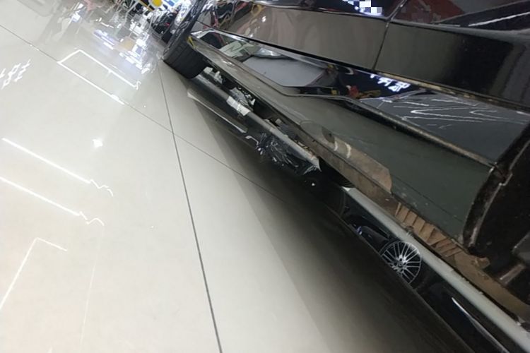 Used BMW 5 Series 2025 530Li Leading Model M Sport Package Right Side Sill