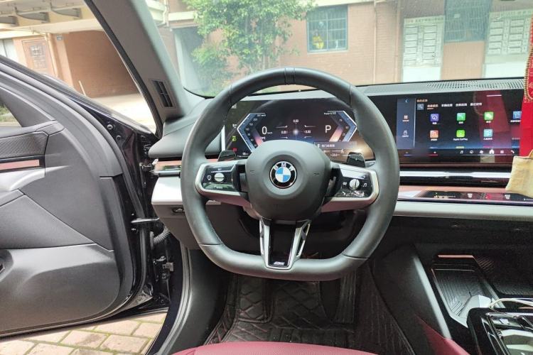 Used BMW 5 Series 2025 525Li M Sport Package Steering Wheel