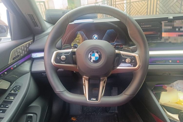 Used BMW 5 Series 2025 530Li Luxury Edition M Sport Package Steering Wheel