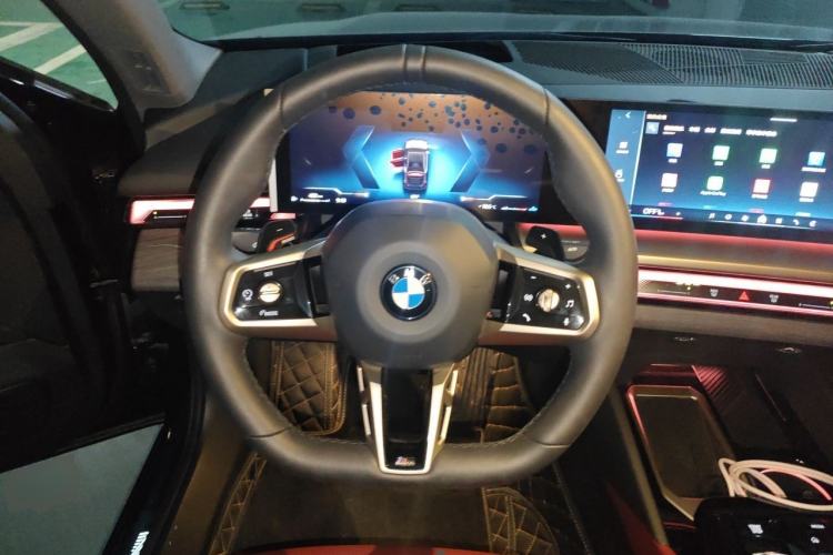 Used BMW 5 Series 2025 530Li Luxury Edition M Sport Package Steering Wheel