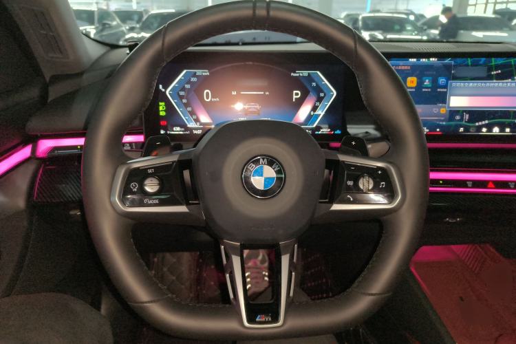 Used BMW 5 Series 2025 525Li M Sport Package Steering Wheel