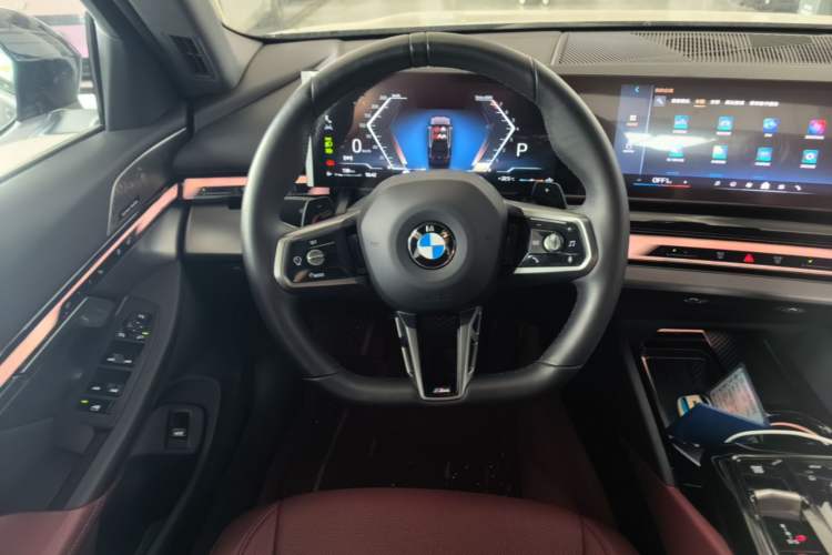 Used BMW 5 Series 2025 530Li Leading Model M Sport Package Steering Wheel