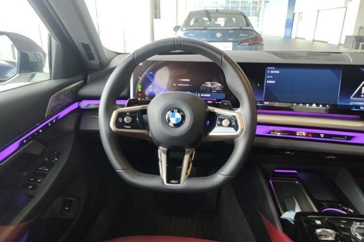 Used BMW 5 Series 2025 530Li Luxury Edition M Sport Package Steering Wheel