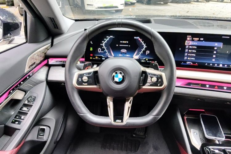 Used BMW 5 Series 2025 530Li Luxury Edition M Sport Package Steering Wheel