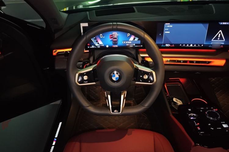 Used BMW 5 Series 2025 530Li Luxury Edition Premium Package Steering Wheel