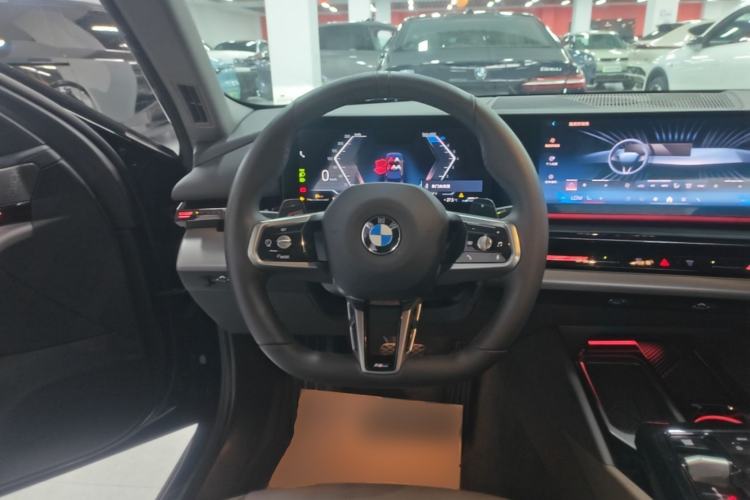 Used BMW 5 Series 2025 525Li M Sport Package Steering Wheel