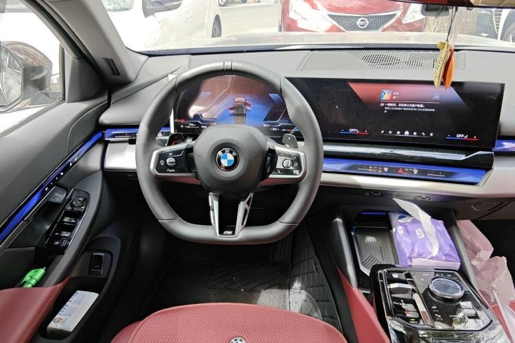 Used BMW 5 Series 2025 525Li M Sport Package Steering Wheel
