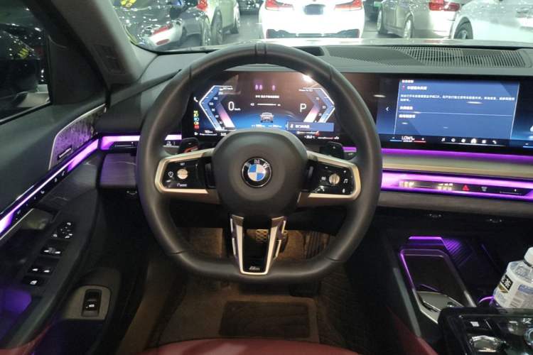 Used BMW 5 Series 2025 530Li Luxury Edition M Sport Package Steering Wheel