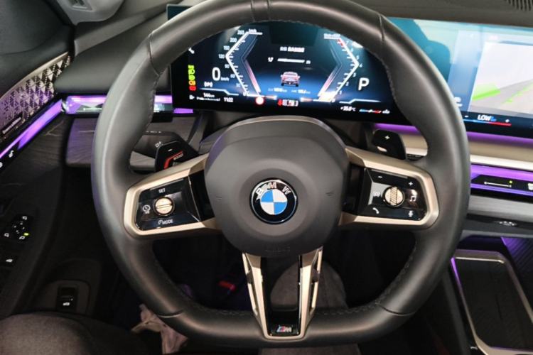 Used BMW 5 Series 2025 530Li Luxury Edition M Sport Package Steering Wheel