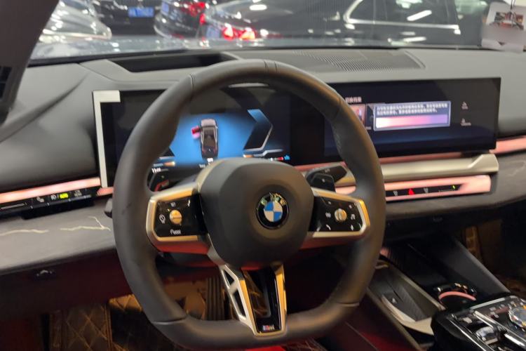 Used BMW 5 Series 2025 530Li Luxury Edition M Sport Package Steering Wheel