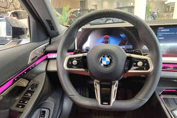 Used BMW 5 Series 2025 530Li Luxury Edition M Sport Package Steering Wheel