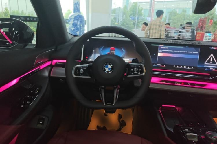 Used BMW 5 Series 2025 530Li Leading Model M Sport Package Steering Wheel