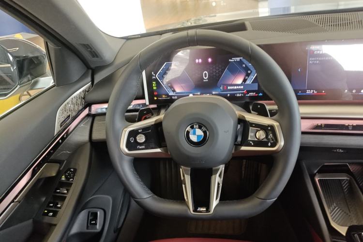 Used BMW 5 Series 2025 530Li Luxury Edition M Sport Package Steering Wheel