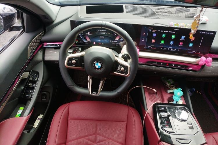 Used BMW 5 Series 2025 530Li Luxury Edition M Sport Package Steering Wheel