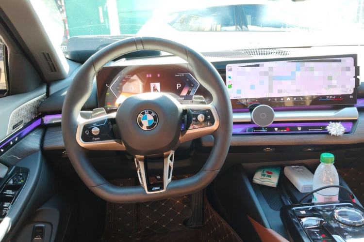 Used BMW 5 Series 2025 530Li Luxury Edition M Sport Package Steering Wheel