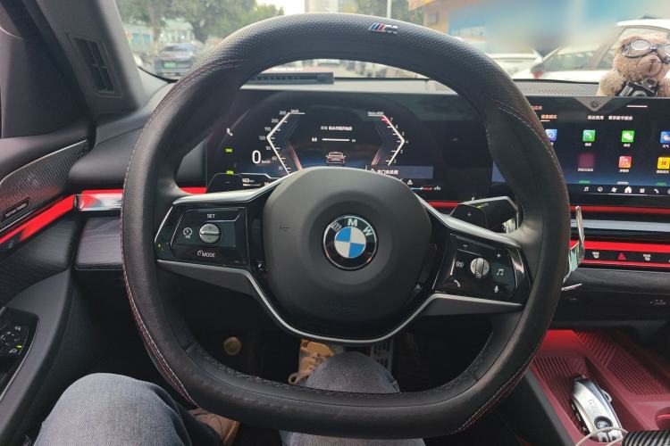 Used BMW 5 Series 2025 530Li Leading Edition Luxury Package Steering Wheel