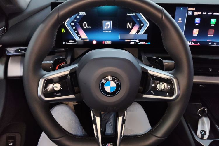Used BMW 5 Series 2025 530Li Leading Model M Sport Package Steering Wheel