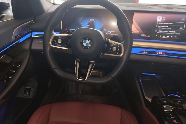 Used BMW 5 Series 2025 530Li Luxury Edition M Sport Package Steering Wheel