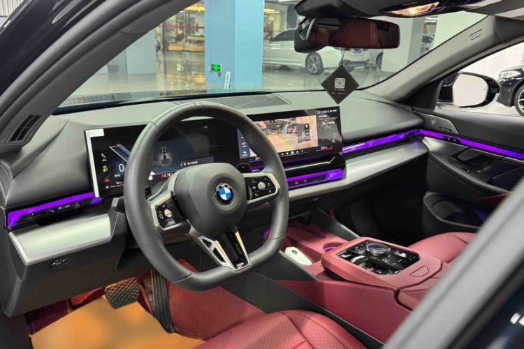 Used BMW 5 Series 2025 530Li Leading Model M Sport Package Steering Wheel