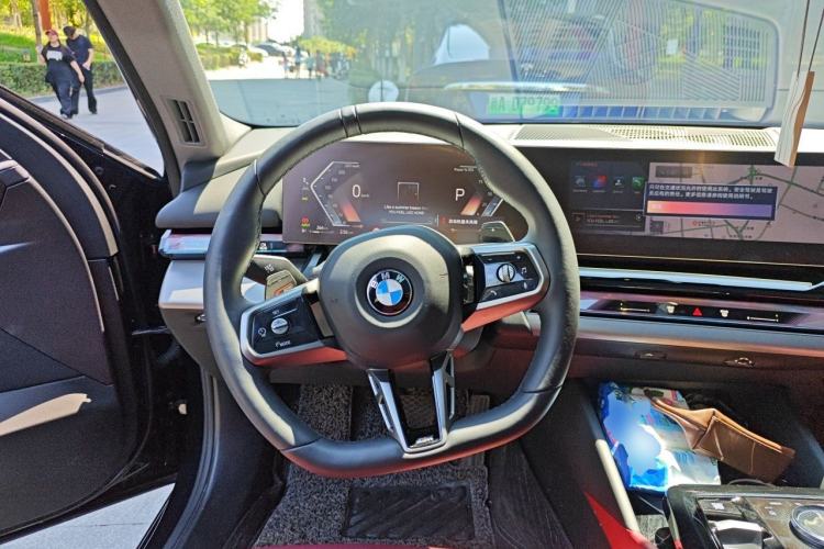 Used BMW 5 Series 2025 525Li M Sport Package Steering Wheel