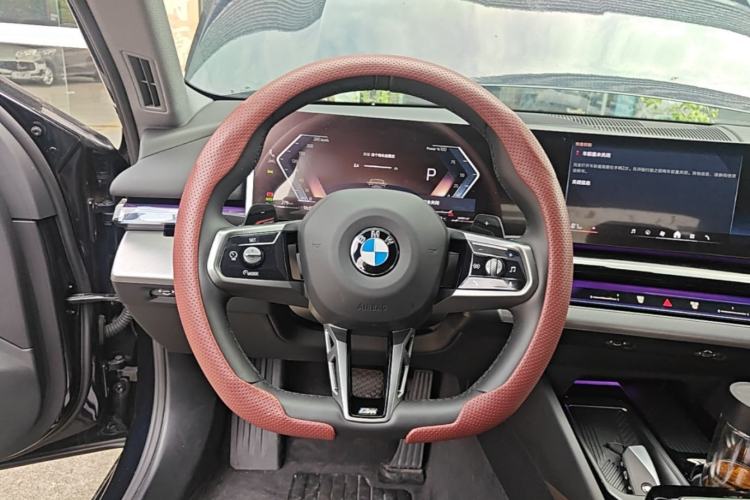 Used BMW 5 Series 2025 530Li Leading Model M Sport Package Steering Wheel