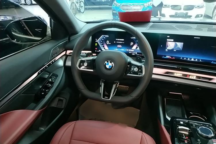 Used BMW 5 Series 2025 530Li Leading Model M Sport Package Steering Wheel