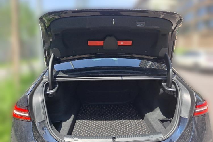 Used BMW 5 Series 2025 530Li Leading Model M Sport Package Trunk