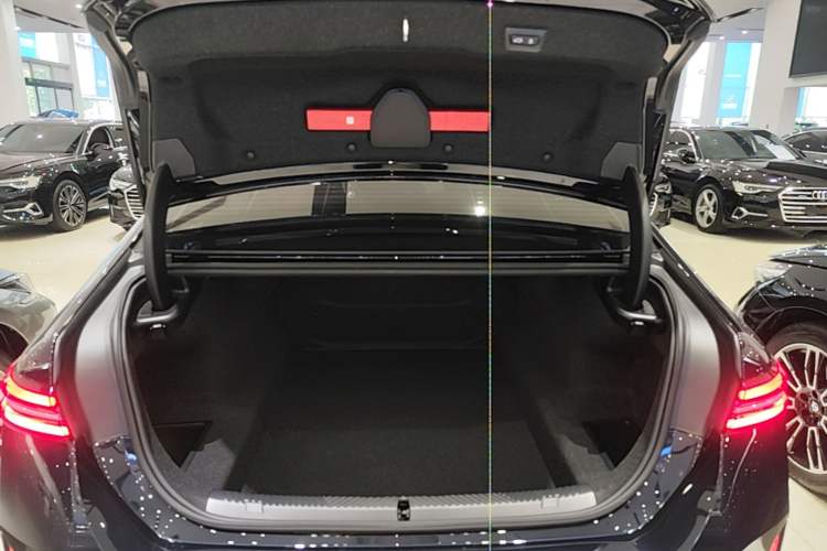 Used BMW 5 Series 2025 530Li Leading Model M Sport Package Trunk