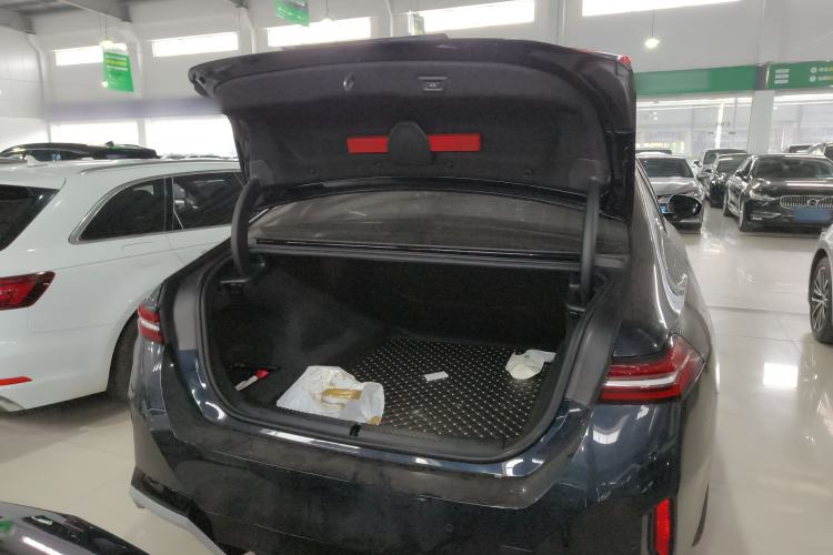 Used BMW 5 Series 2025 525Li M Sport Package Trunk