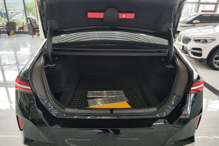 Used BMW 5 Series 2025 525Li M Sport Package Trunk