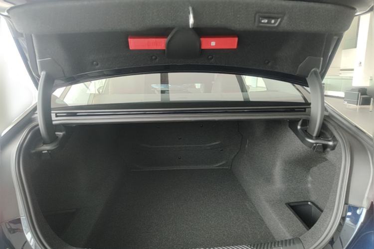 Used BMW 5 Series 2025 530Li Luxury Edition M Sport Package Trunk