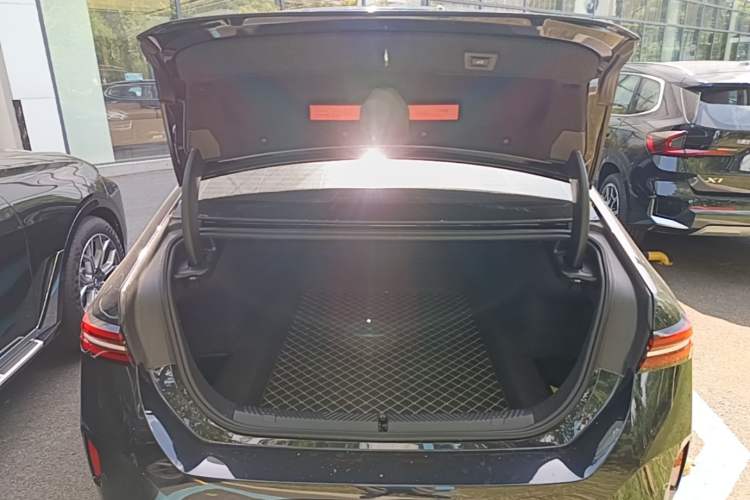 Used BMW 5 Series 2025 525Li M Sport Package Trunk