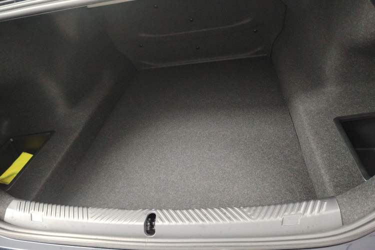 Used BMW 5 Series 2025 530Li Luxury Edition M Sport Package Trunk