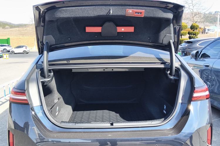 Used BMW 5 Series 2025 530Li Luxury Edition M Sport Package Trunk