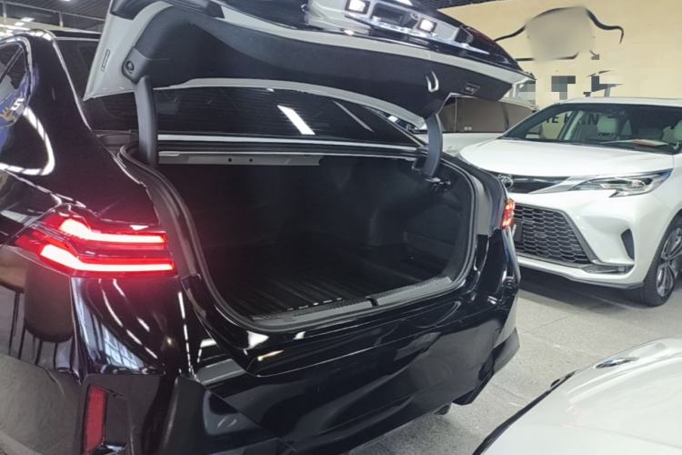 Used BMW 5 Series 2025 530Li Leading Model M Sport Package Trunk