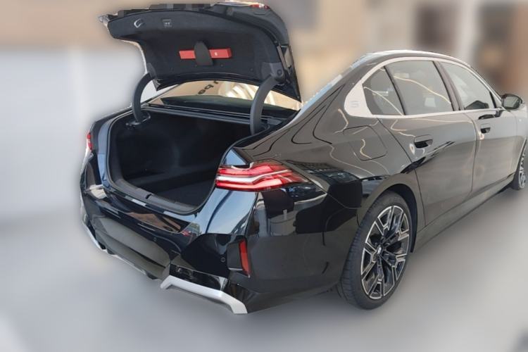 Used BMW 5 Series 2025 530Li Luxury Edition M Sport Package Trunk