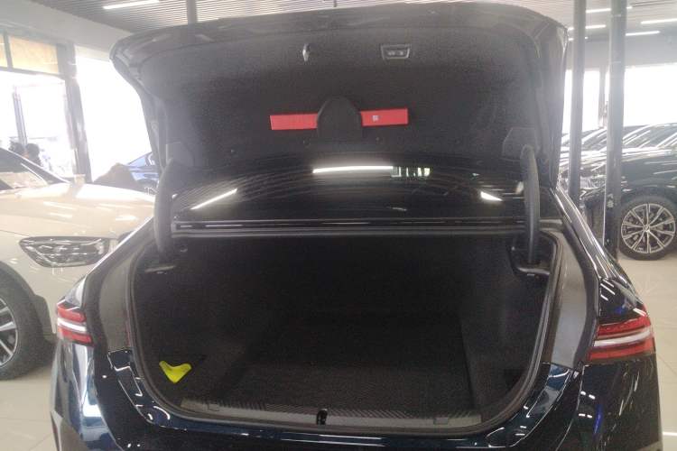 Used BMW 5 Series 2025 530Li Leading Model M Sport Package Trunk