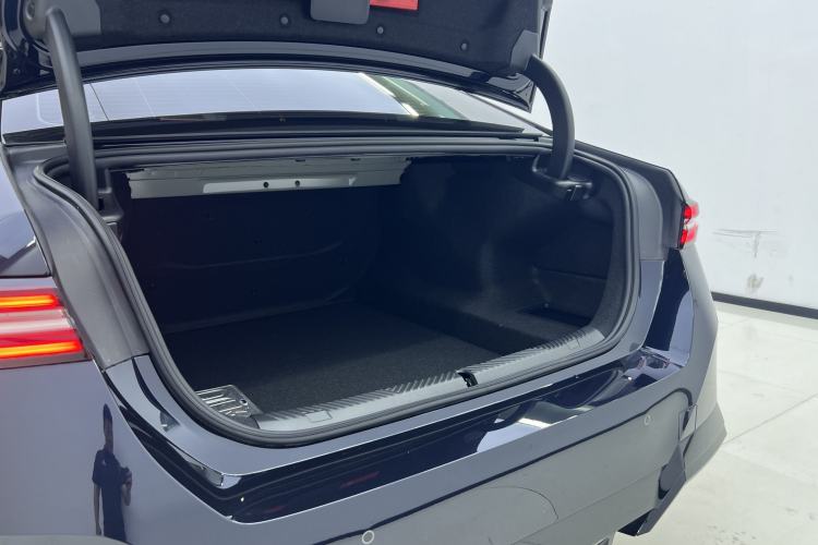 Used BMW 5 Series 2025 525Li M Sport Package Trunk