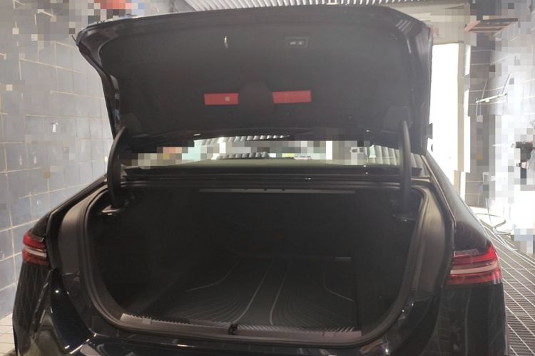Used BMW 5 Series 2025 530Li Luxury Edition M Sport Package Trunk