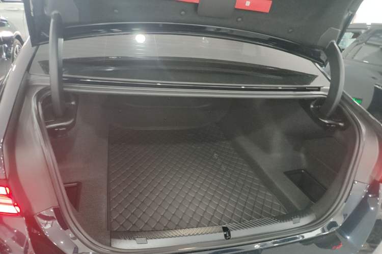 Used BMW 5 Series 2025 530Li Leading Model M Sport Package Trunk