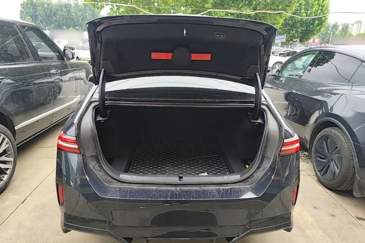 Used BMW 5 Series 2025 530Li Leading Model M Sport Package Trunk