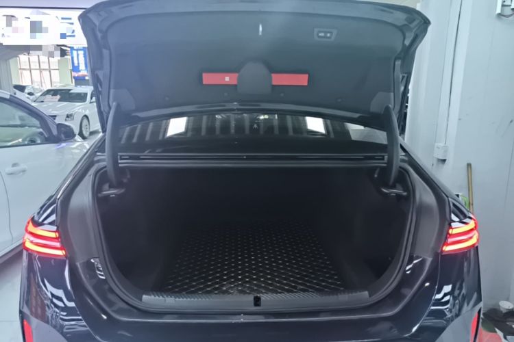 Used BMW 5 Series 2025 530Li Leading Model M Sport Package Trunk