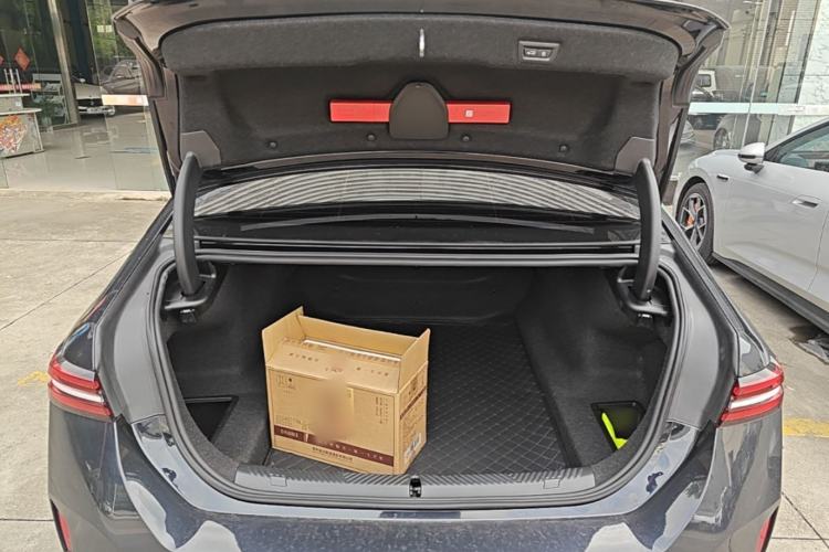 Used BMW 5 Series 2025 530Li Leading Model M Sport Package Trunk