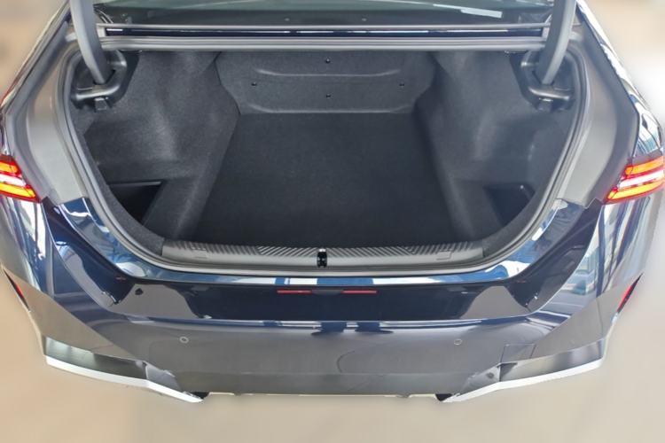 Used BMW 5 Series 2025 530Li Luxury Edition M Sport Package Trunk